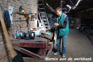 2010 oktober bulthuis Marnix-bij-de-werkbank.jpg